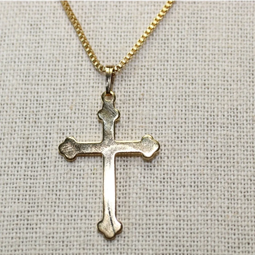 Cross Pendant Necklace Gold Tone Box Chain 19 Inch Budded Religious Jewelry